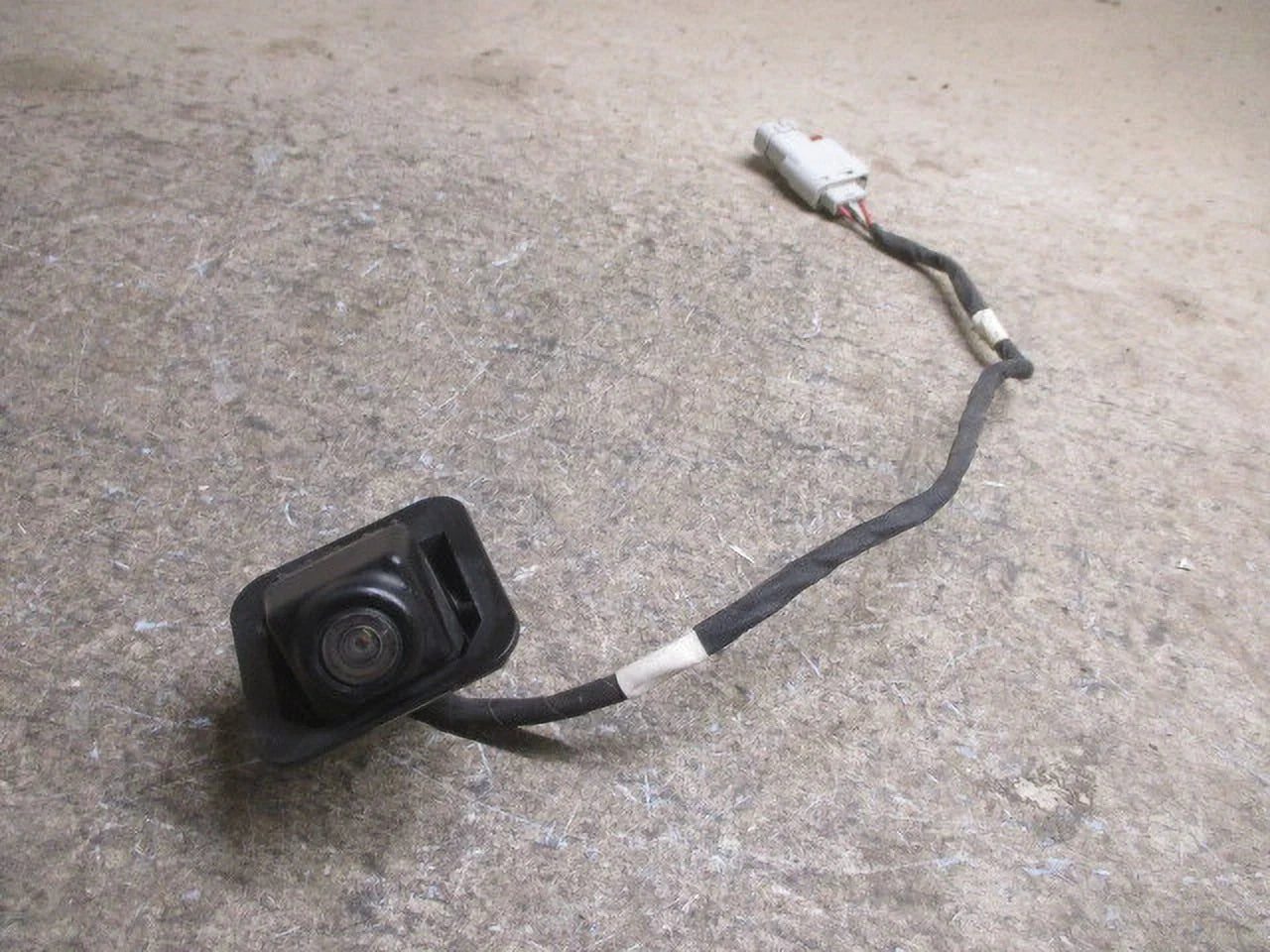 Pre-Owned GMC Acadia Back Up Rear View Camera OEM LKQ (Good)
