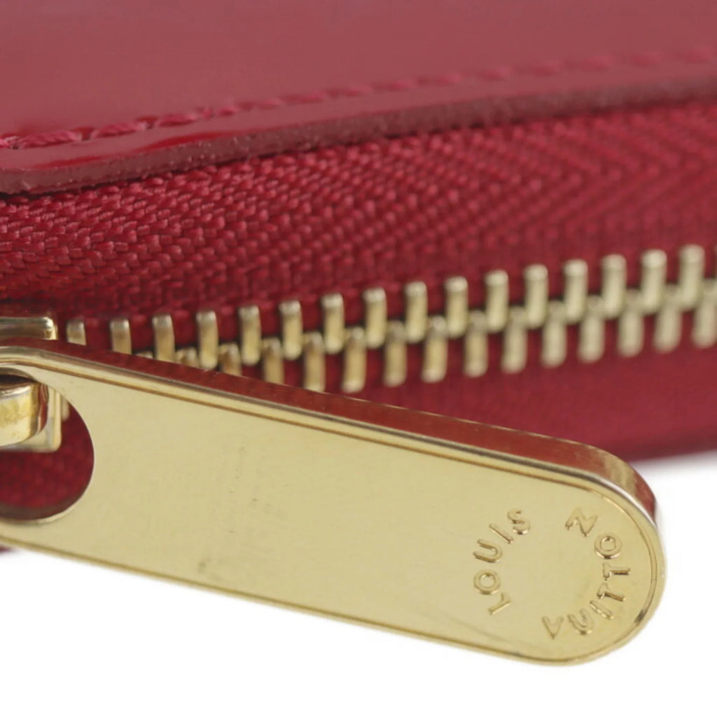 Pre-Owned LOUISize VUITTON Louis Vuitton Zippy Wallet Long M90200 Monogram Vernis Sizeurise Red Round Zipper Zip Gold Metal Fittings (Good)