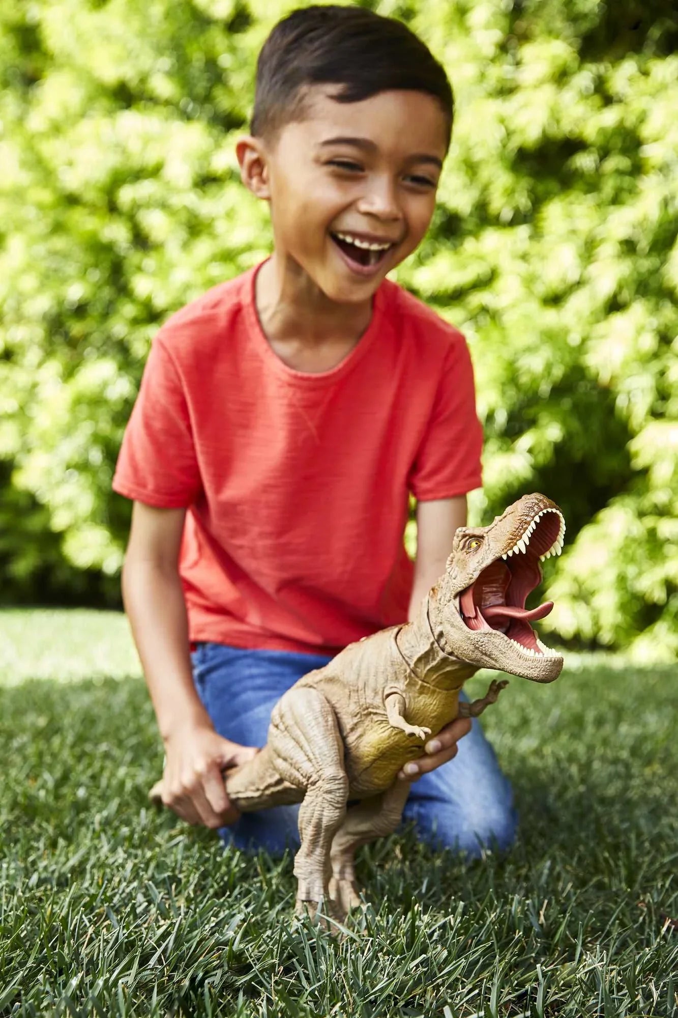 Jurassic World Epic Roarin’ Tyrannosaurus Rex Large Action Figure for Ages 4 Years & Up