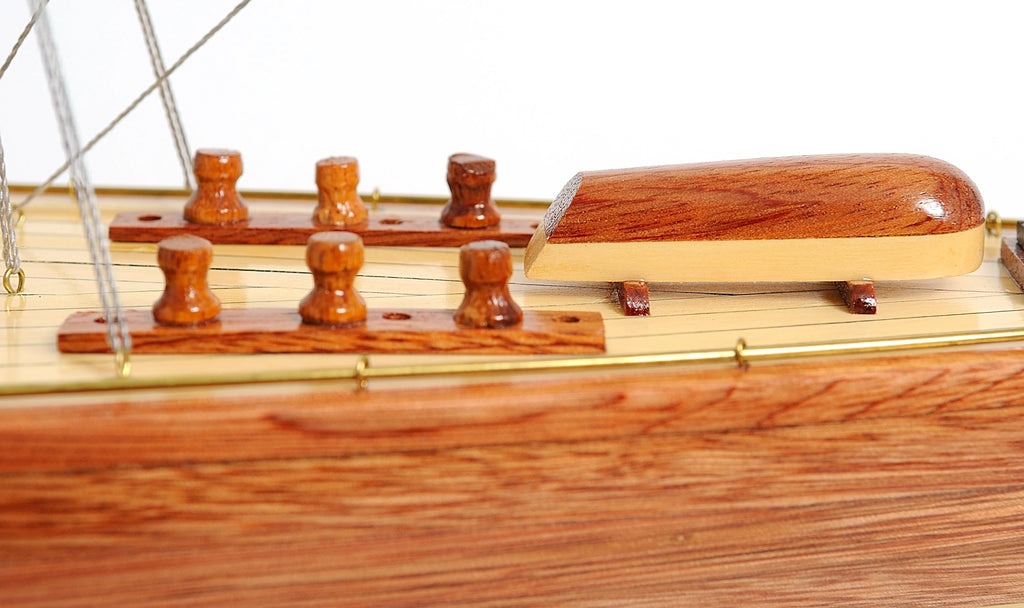 Endeavour Sizem Boat Model Display
