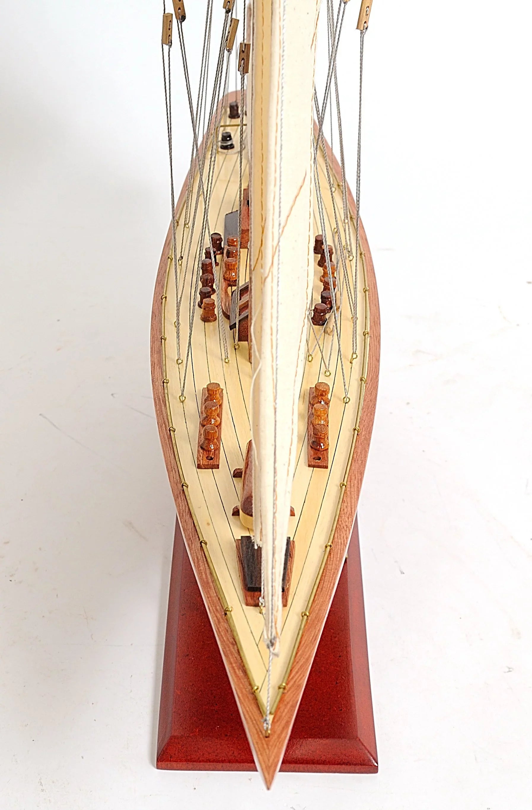 Endeavour Sizem Boat Model Display