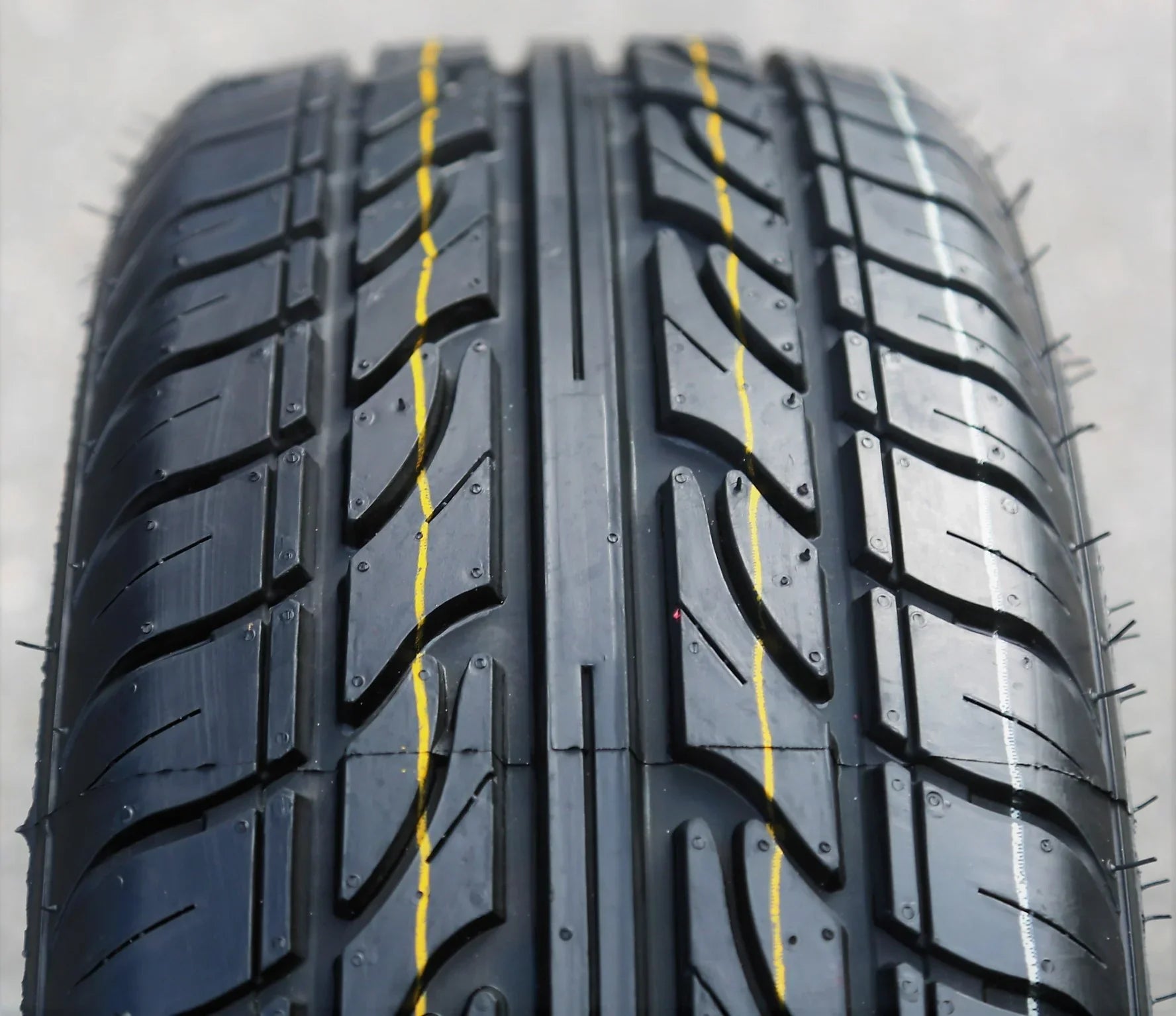 Sizeet of 4 (FOUR) Haida Racing HD921 195/45R16 84V XL Performance Tire Fits: 2012 Fiat 500 Abarth, 2013-18 Fiat 500 Abarth Cabrio