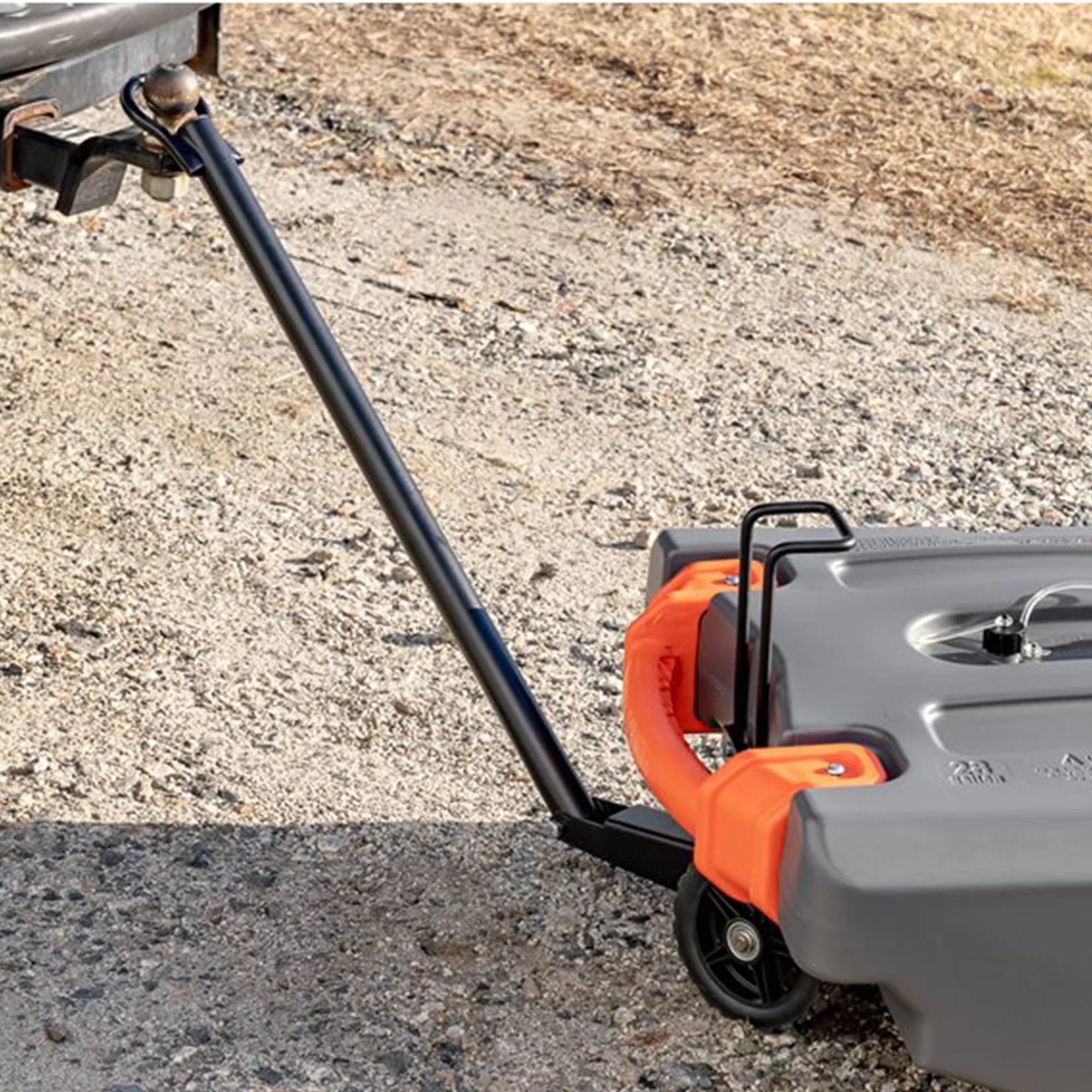 Camco Sizeteerable Wheel Kit for 28 & 36 Gal Rhino Tote Tank w/ Tow Bar Handle
