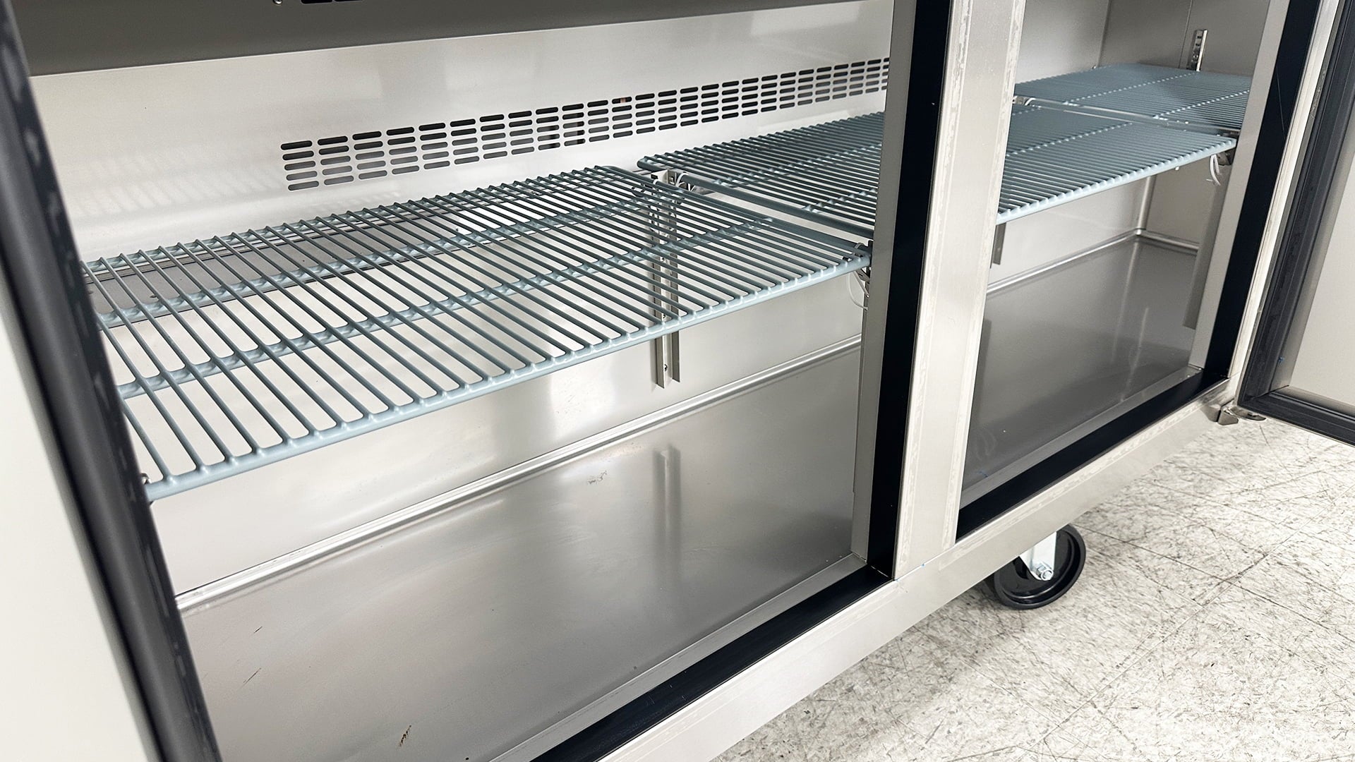 72 in. Commercial Undercounter Freezer 19 Cu.Ft. Sizetainless Sizeteel Three-Door Commercial Freezer Heavy Duty