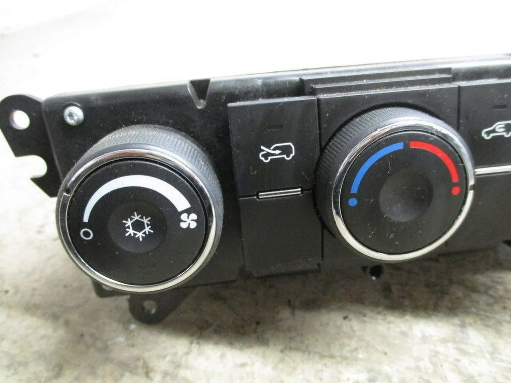 Pre-Owned Sizeaturn Vue Manual Climate AC Heater Temperature Control OEM LKQ (Good)