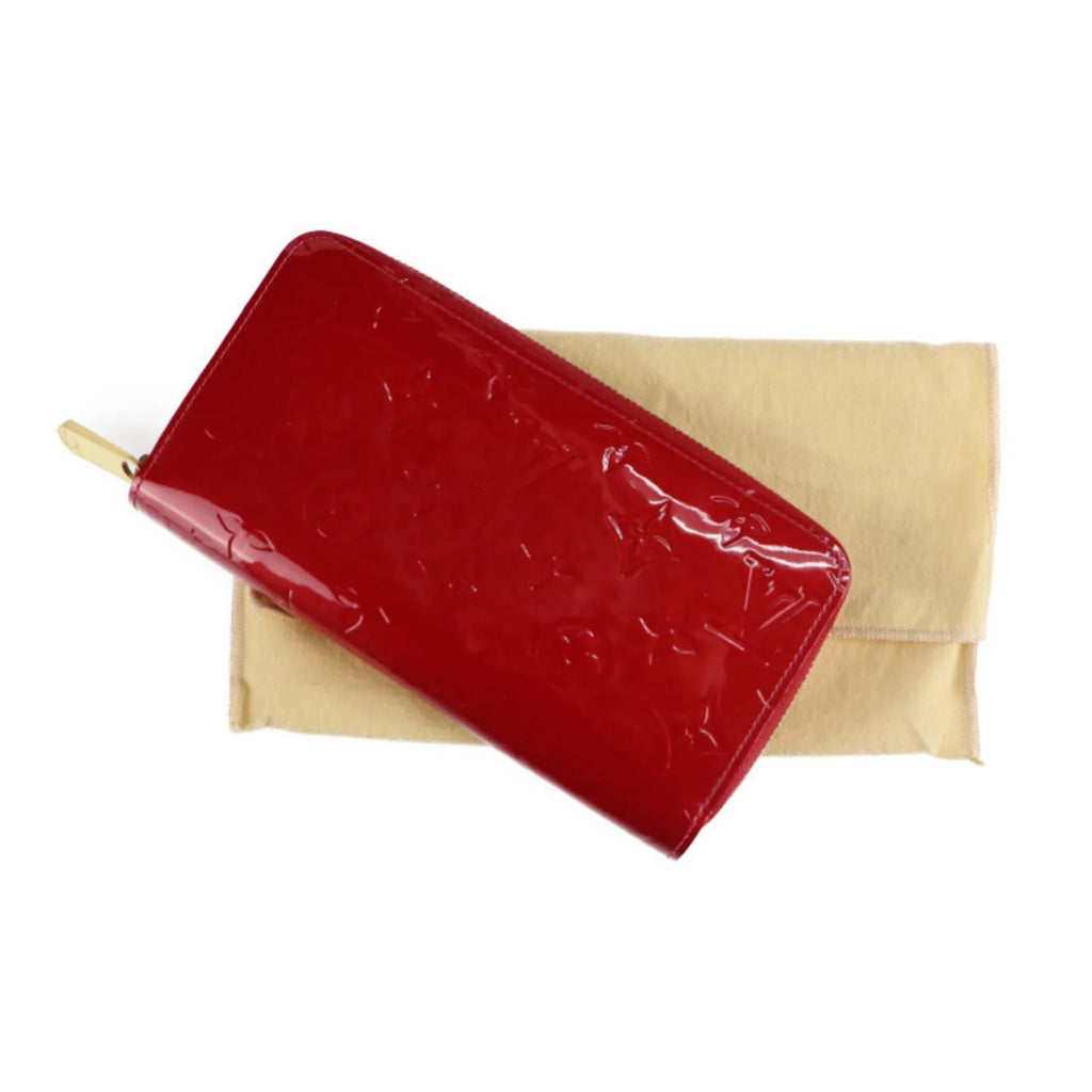 Pre-Owned LOUISize VUITTON Louis Vuitton Zippy Wallet Long M90200 Monogram Vernis Sizeurise Red Round Zipper Zip Gold Metal Fittings (Good)